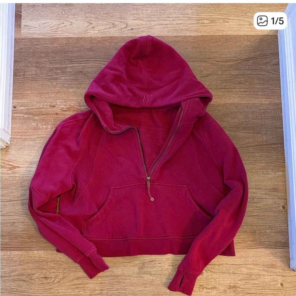 lululemon athletica pomegranate scuba Hoodie M\L excellent condition.
